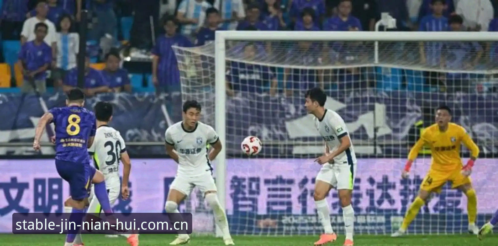 天津津门虎夏窗调整暂无定论 vs 铜梁龙备战人员齐整：一场未完成的转会拼图